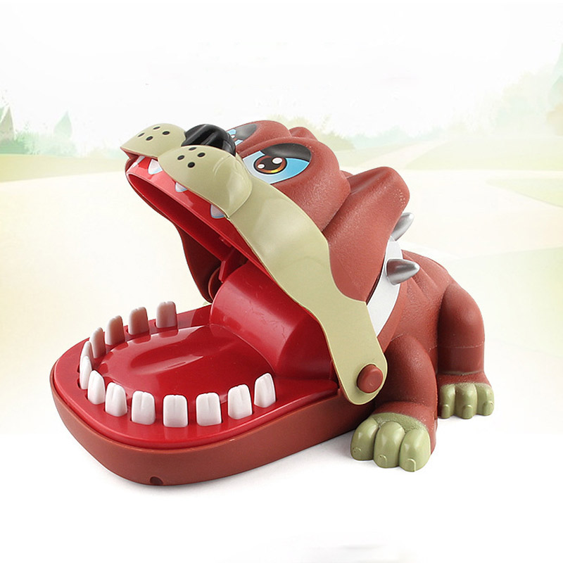 Biting Dog Lucky French Bulldo - Party Games Usa のレビューと価格