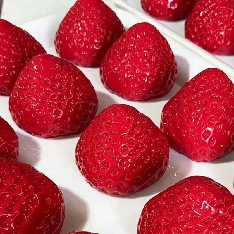 Strawberry Squeeze Toy Fidget  - Party Games Game のレビューと価格