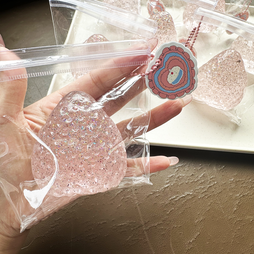Strawberry Squeeze Toy Fidget  - Party Games Game のレビューと価格