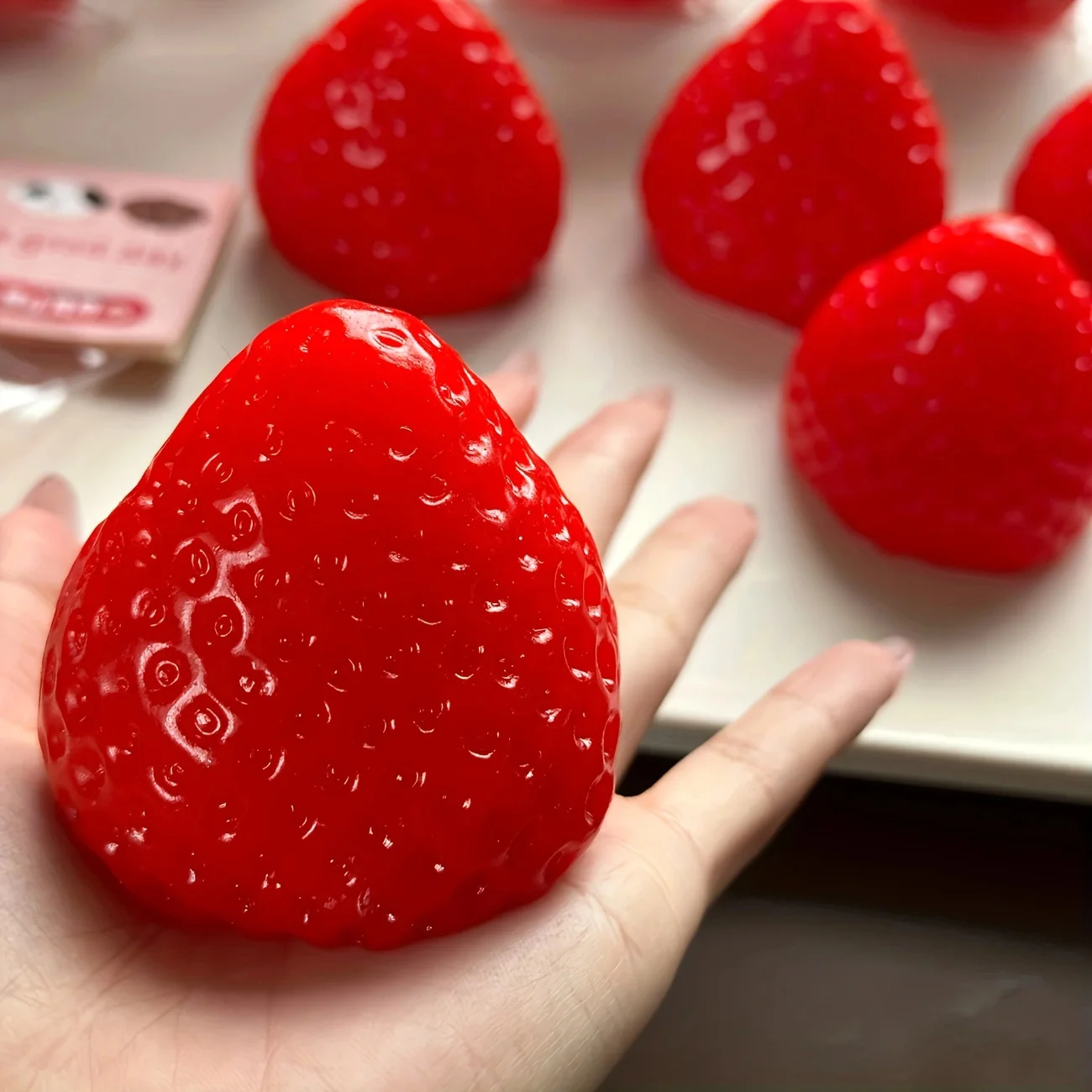 Strawberry Taba Squishy Fidget - Party Games Questions のレビューと価格