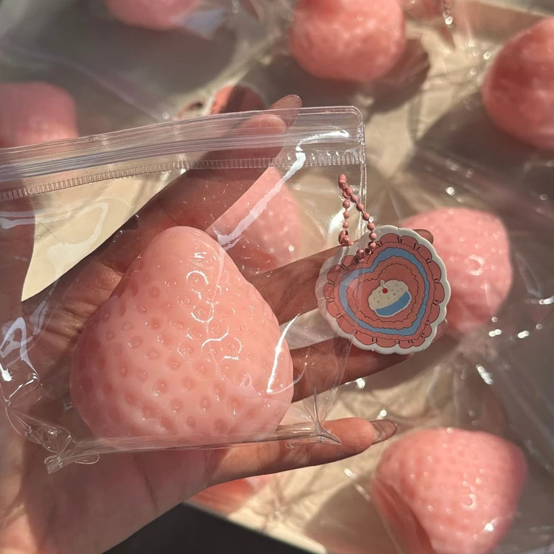 Strawberry Taba Squishy Fidget - Party Games Questions のレビューと価格